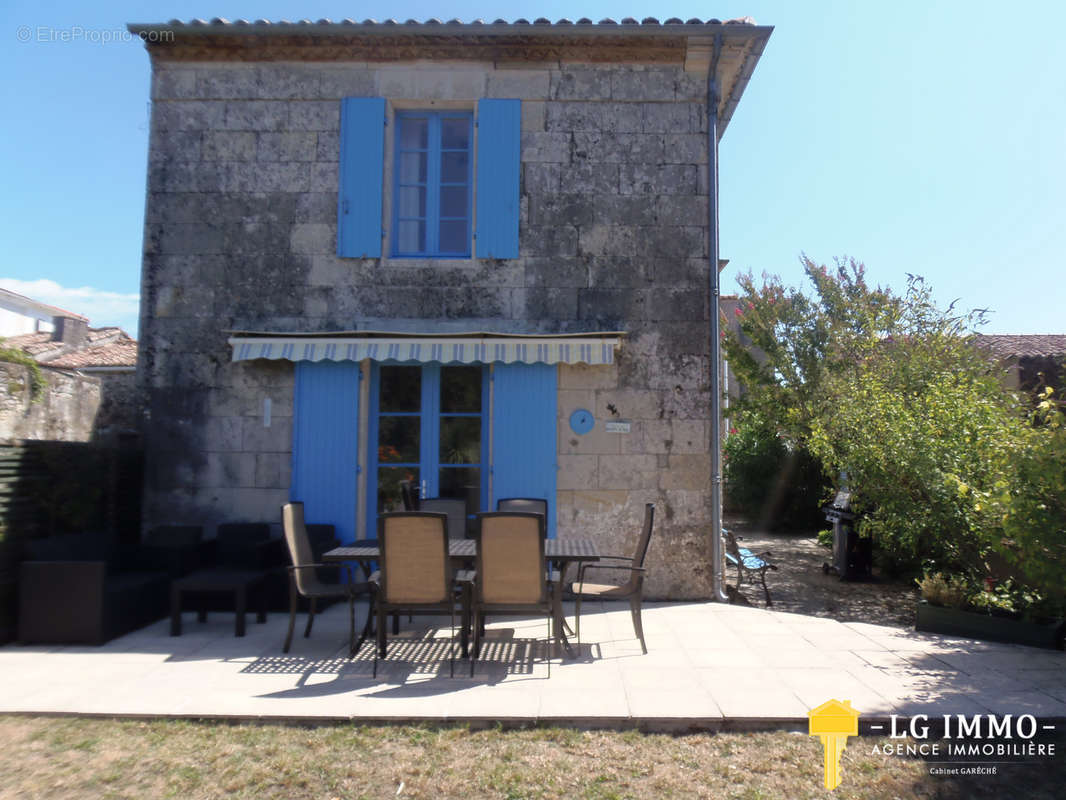 Maison à MORTAGNE-SUR-GIRONDE