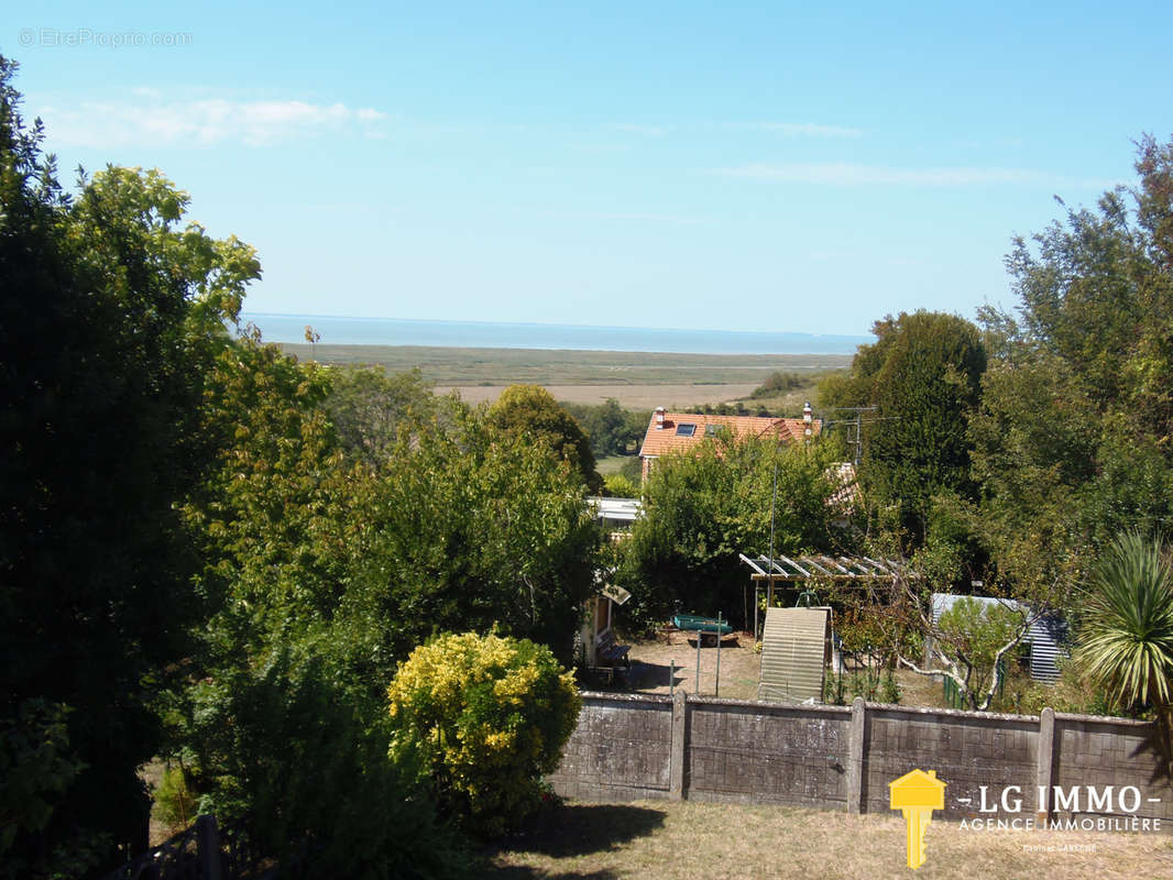 Maison à MORTAGNE-SUR-GIRONDE