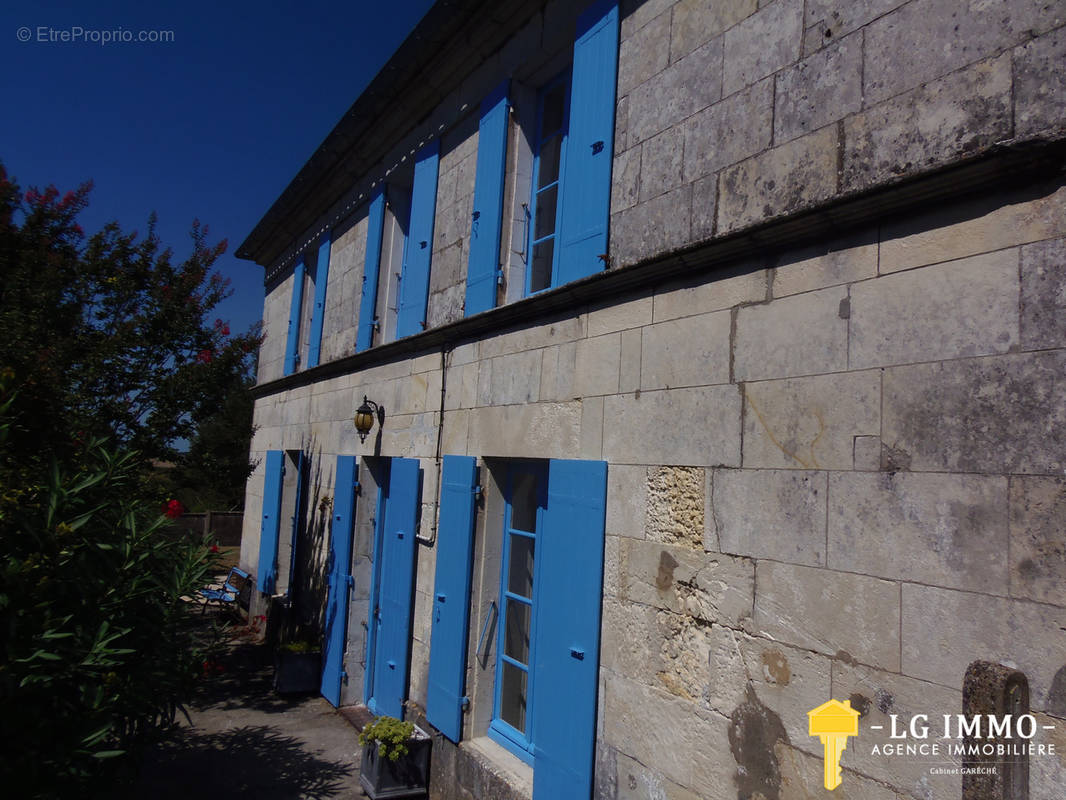 Maison à MORTAGNE-SUR-GIRONDE