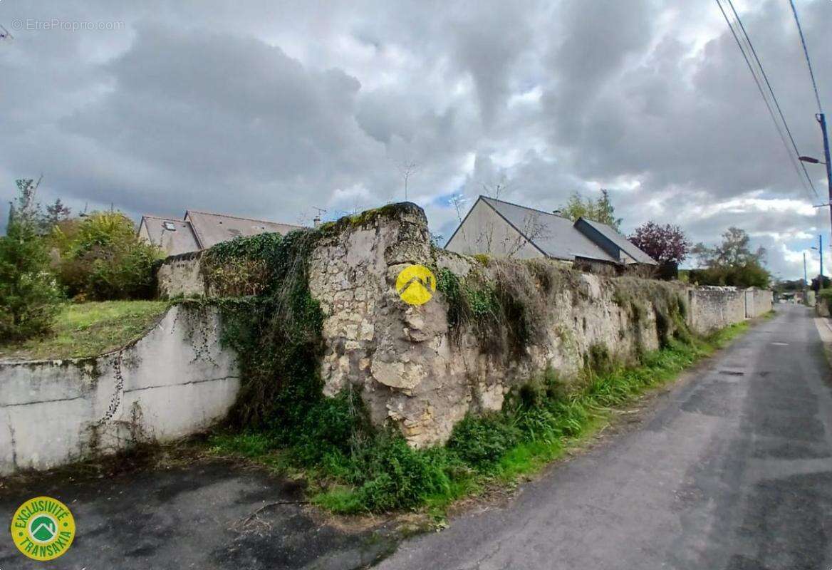 Terrain à BEAULIEU-LES-LOCHES