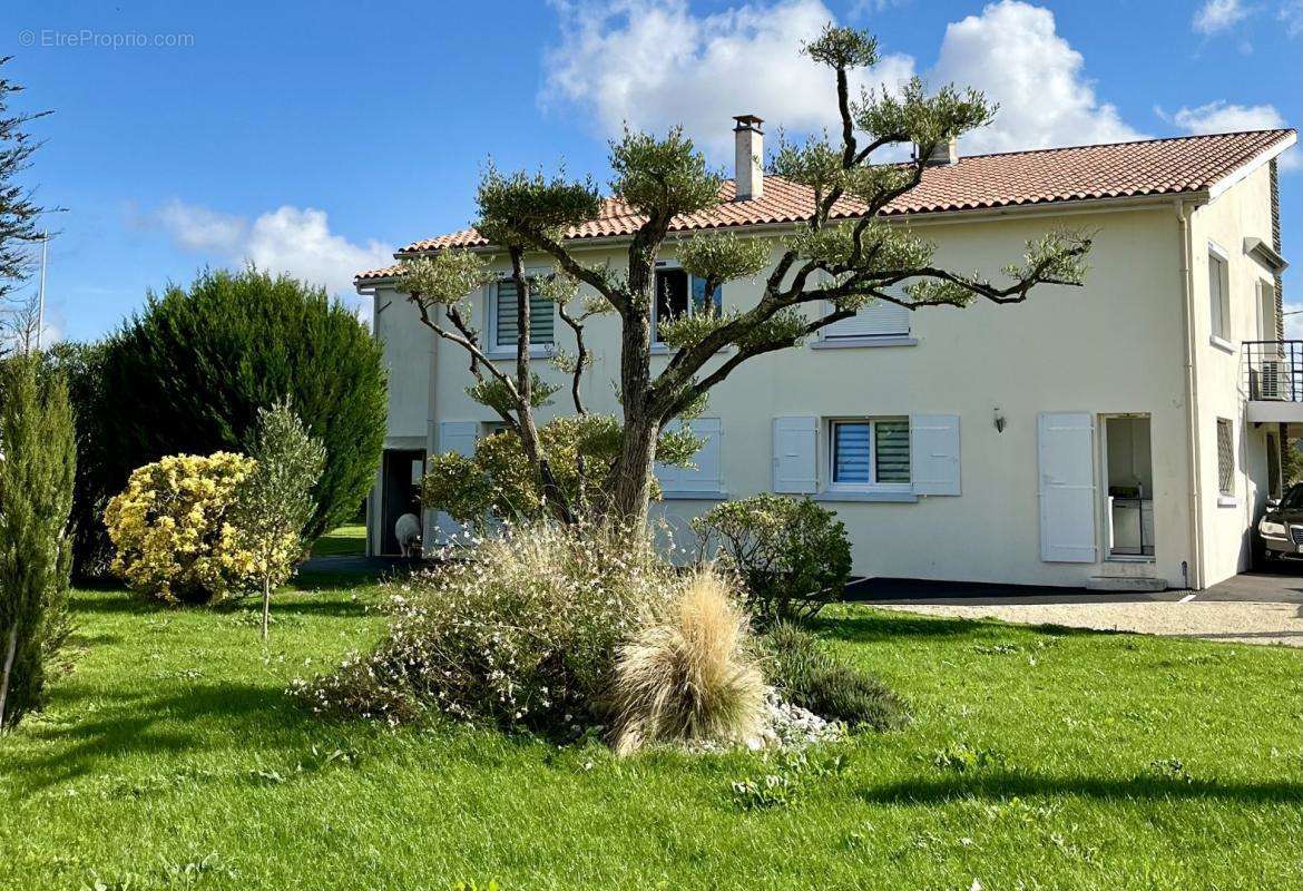 Maison à BOURCEFRANC-LE-CHAPUS