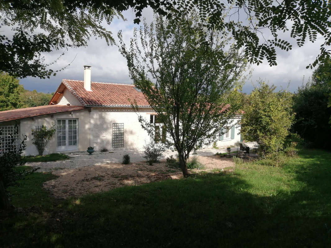 Maison à BOUTEILLES-SAINT-SEBASTIEN