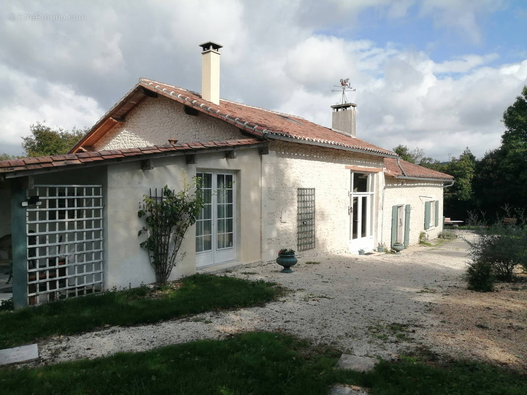 Maison à BOUTEILLES-SAINT-SEBASTIEN