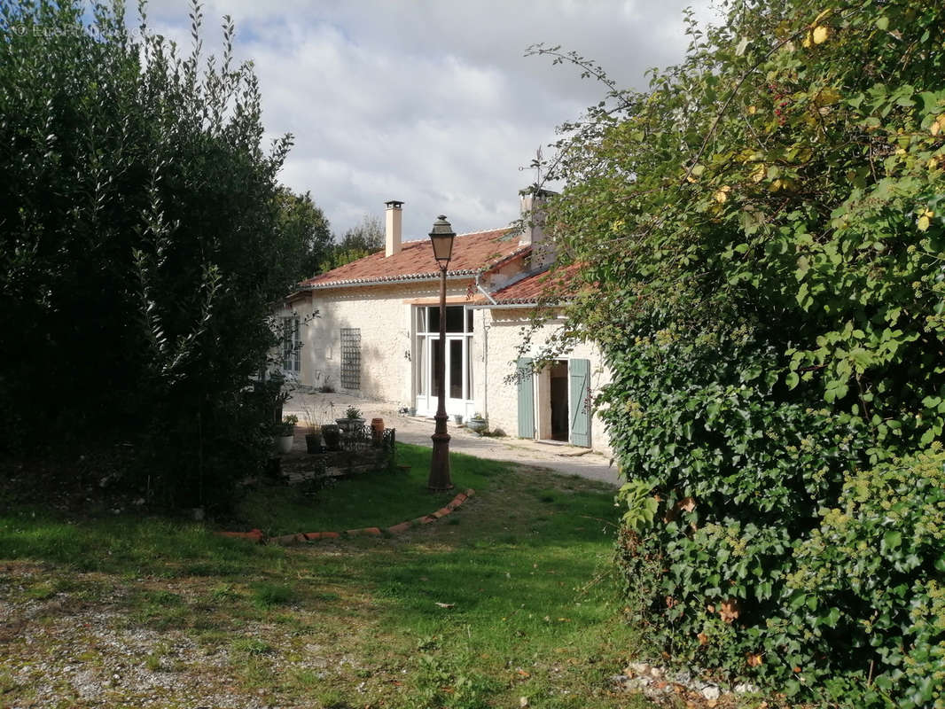 Maison à BOUTEILLES-SAINT-SEBASTIEN