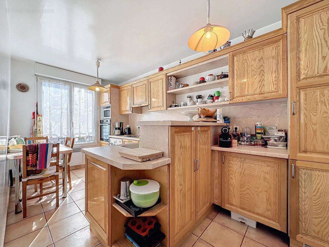 Appartement à PARIS-20E