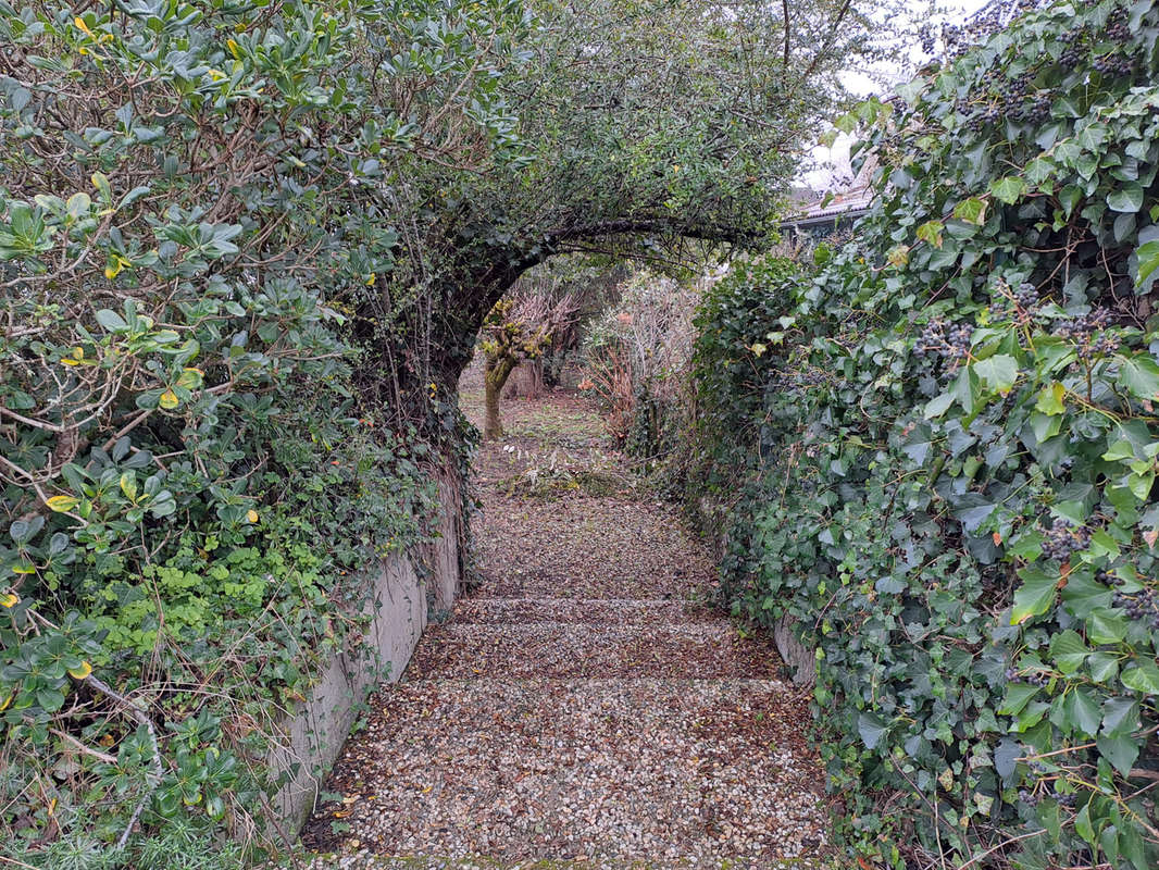 Maison à LEOGNAN