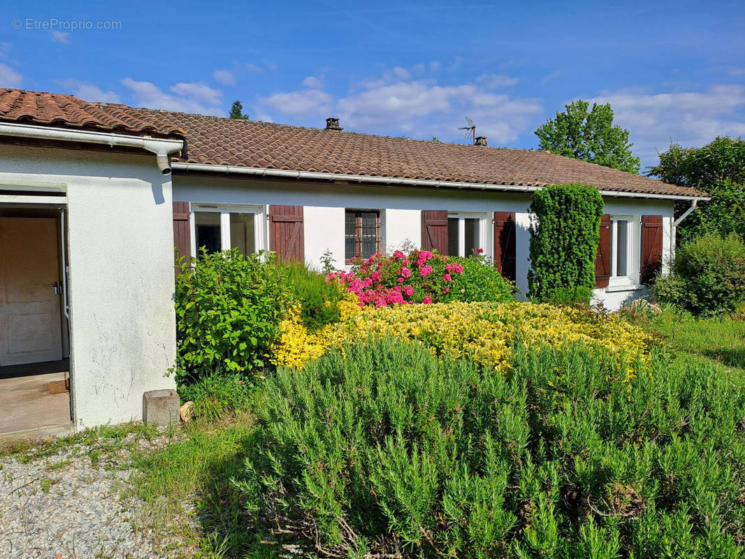 Maison à LEOGNAN