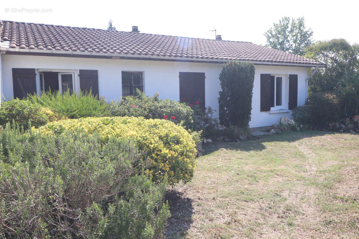 Maison à LEOGNAN