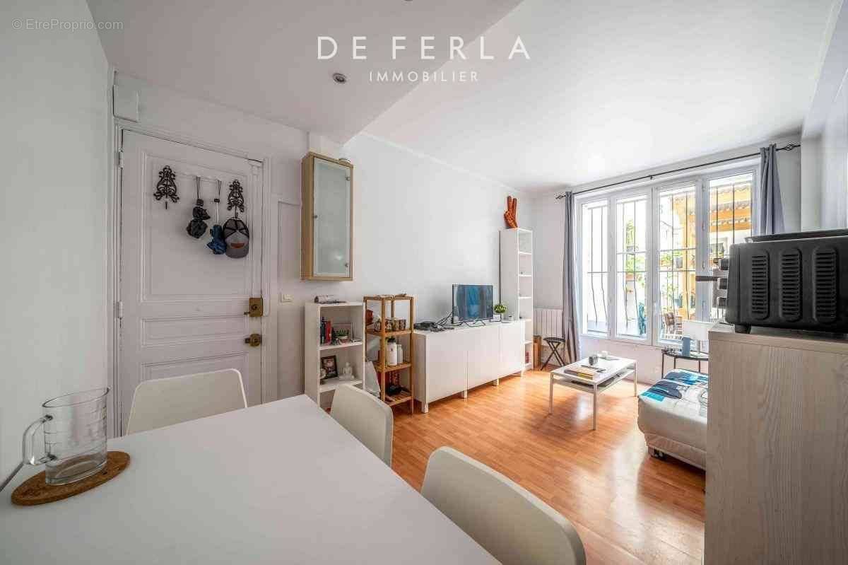 Appartement à PARIS-15E