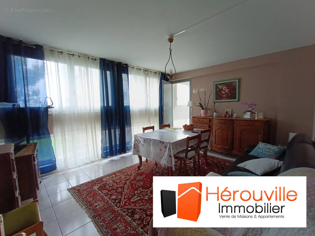 Appartement à HEROUVILLE-SAINT-CLAIR