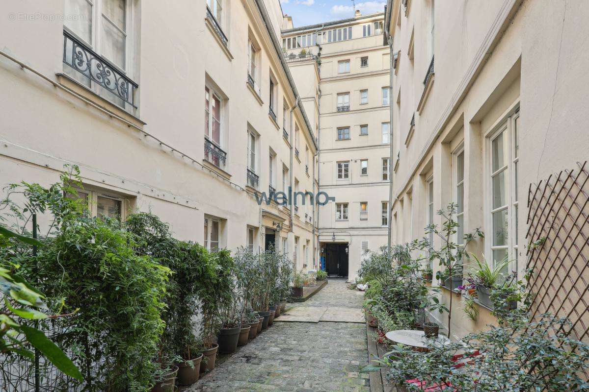 Appartement à PARIS-10E