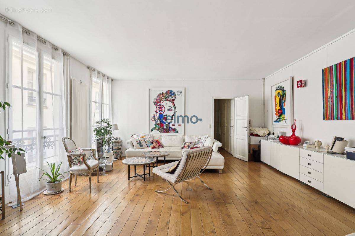 Appartement à PARIS-10E