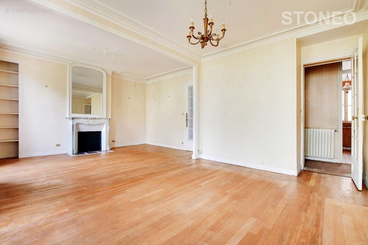 Appartement à PARIS-10E