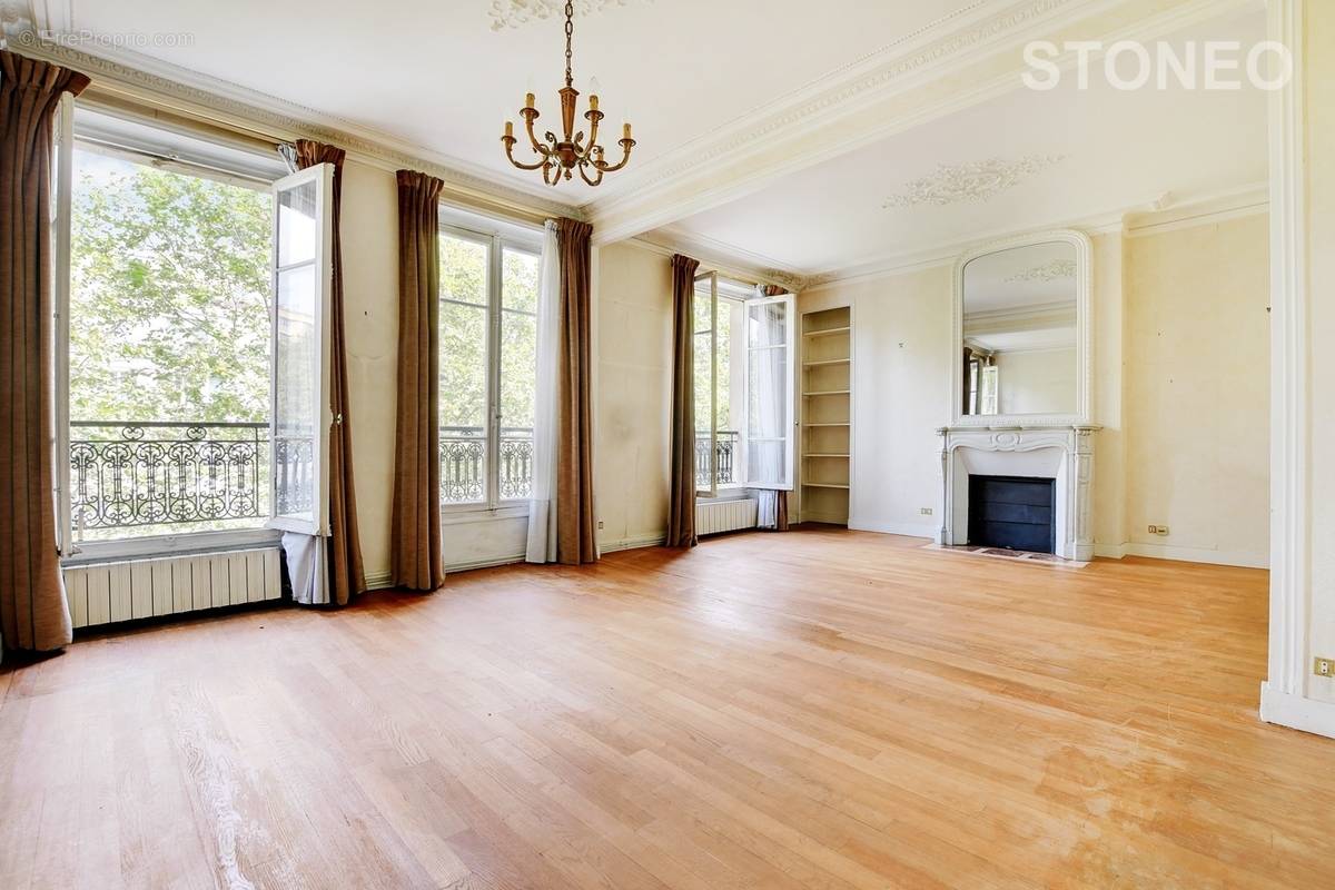 Appartement à PARIS-10E