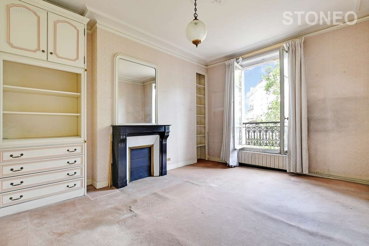 Appartement à PARIS-10E