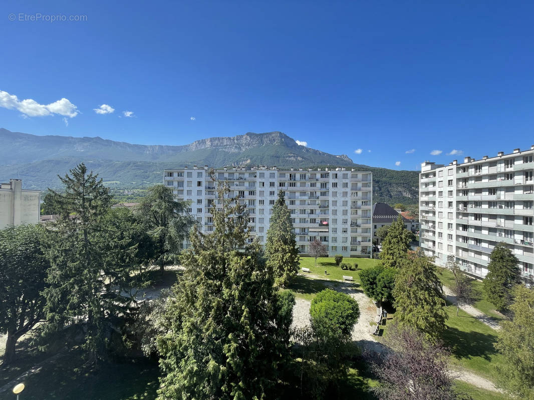 Appartement à LE PONT-DE-CLAIX