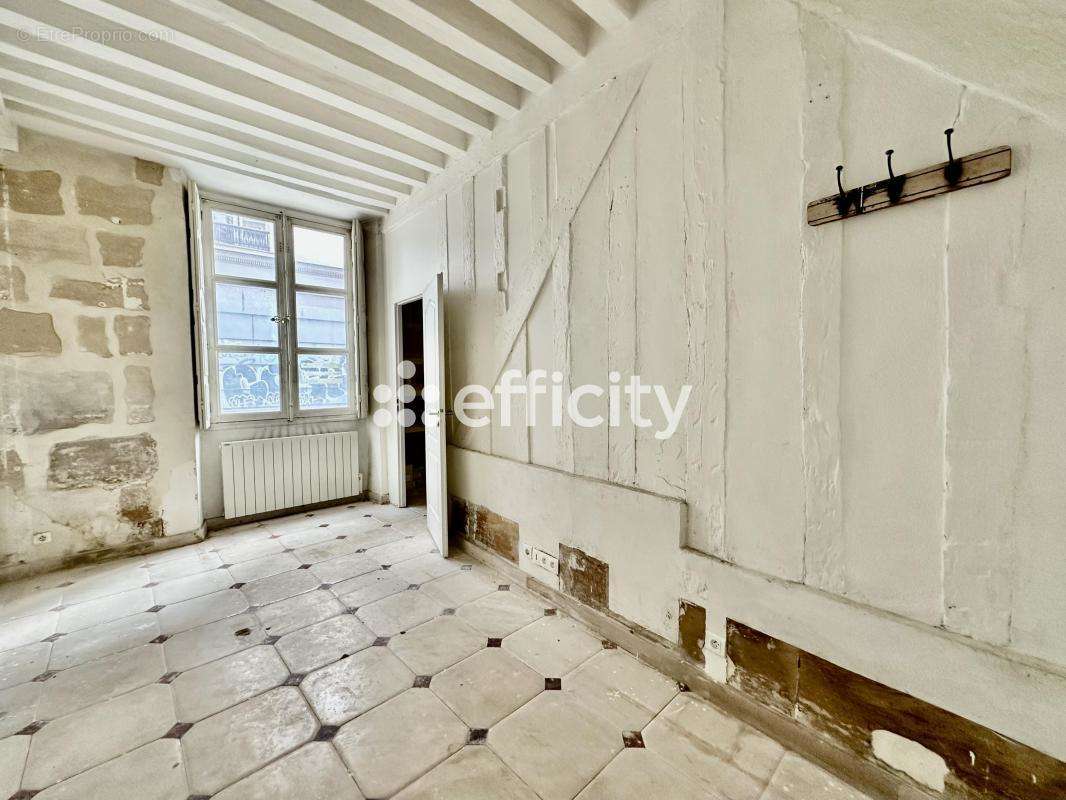 Appartement à PARIS-4E