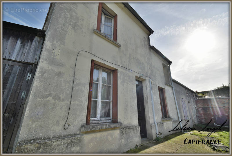 Maison à NEUILLY-SAINT-FRONT