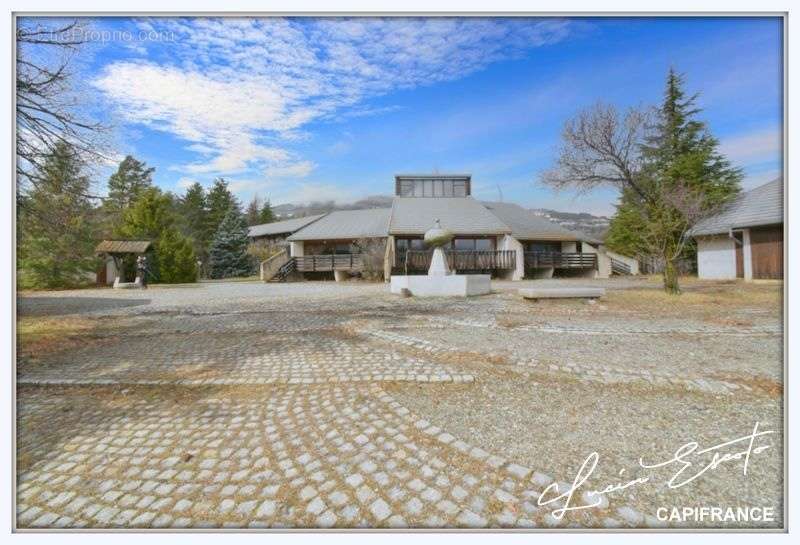 Appartement à CHATEAUROUX-LES-ALPES