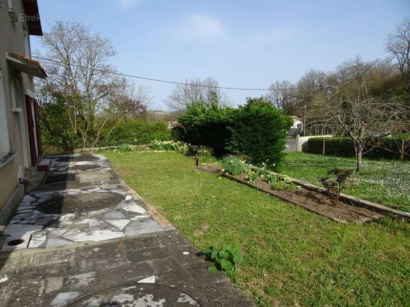 Maison à SAINT-YRIEIX-SUR-CHARENTE