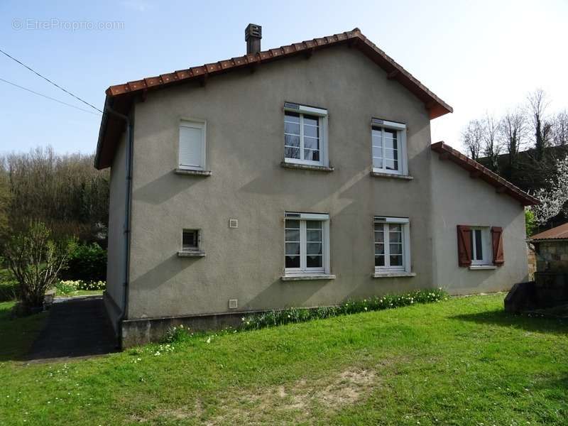 Maison à SAINT-YRIEIX-SUR-CHARENTE