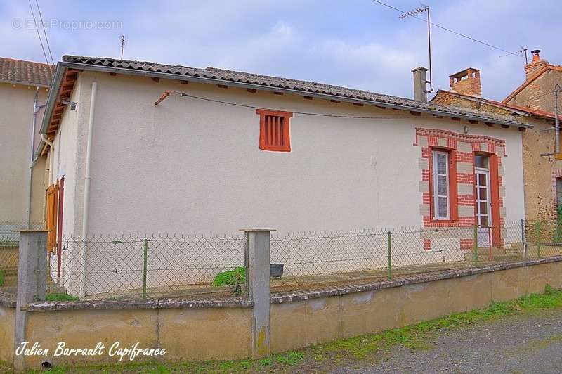 Maison à MOUSSAC