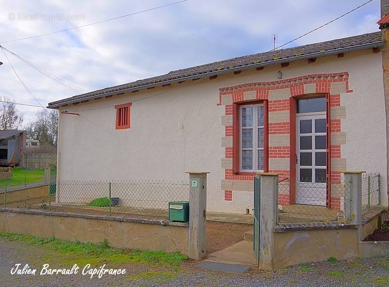 Maison à MOUSSAC