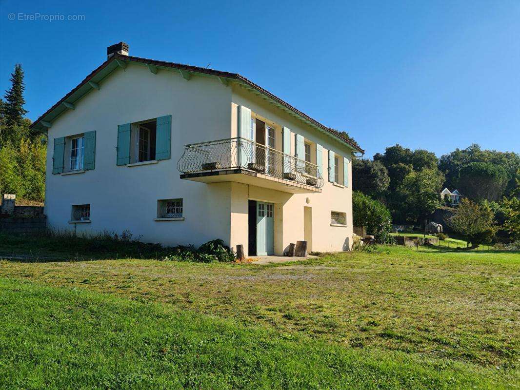 Maison à FONTCOUVERTE