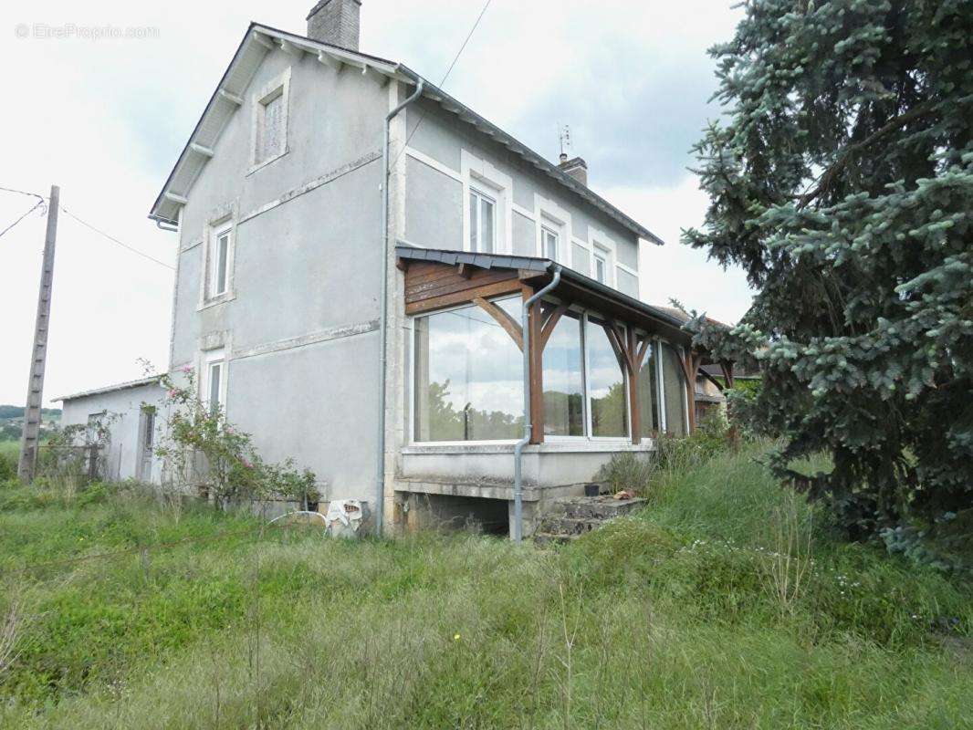 Maison à SAINT-MEDARD-D&#039;EXCIDEUIL