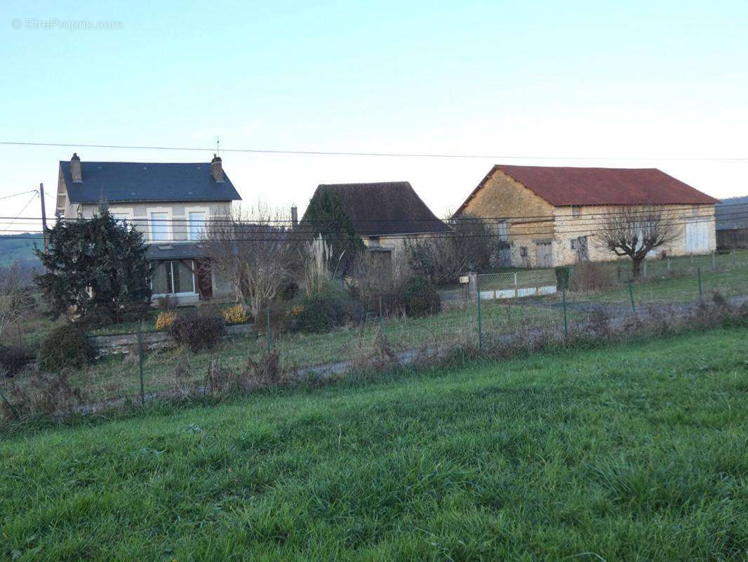 Maison à SAINT-MEDARD-D&#039;EXCIDEUIL