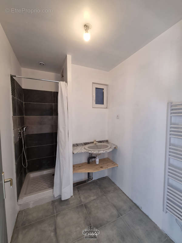 Appartement à MARSEILLE-3E