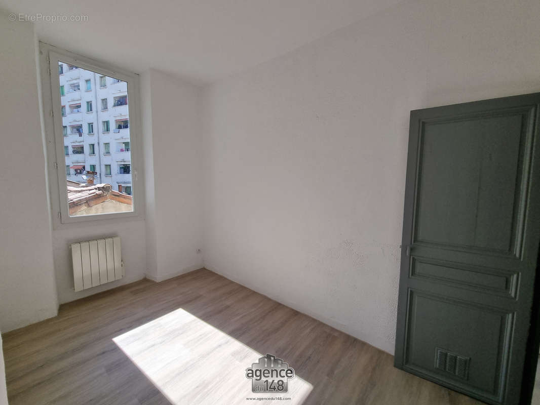 Appartement à MARSEILLE-3E