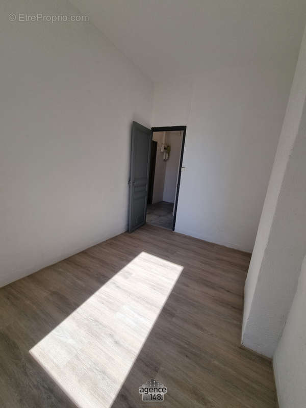 Appartement à MARSEILLE-3E