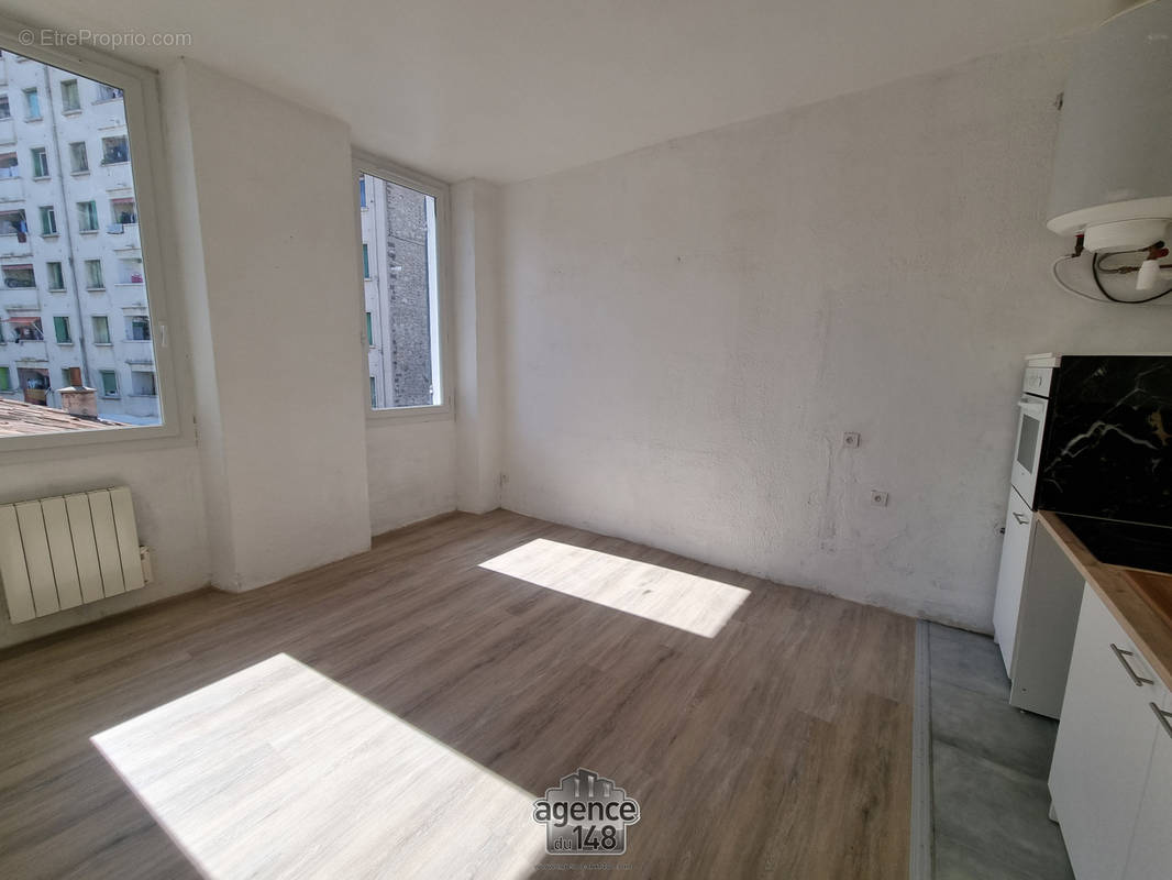 Appartement à MARSEILLE-3E