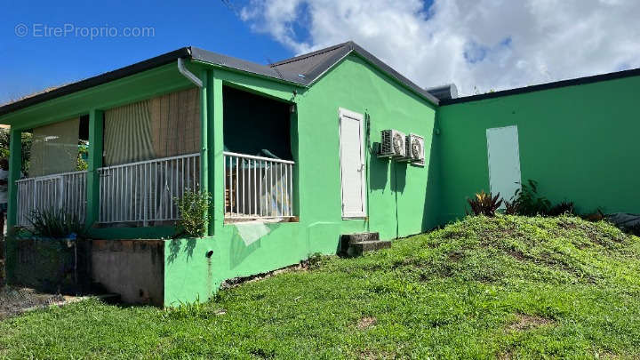 Maison à LES ABYMES