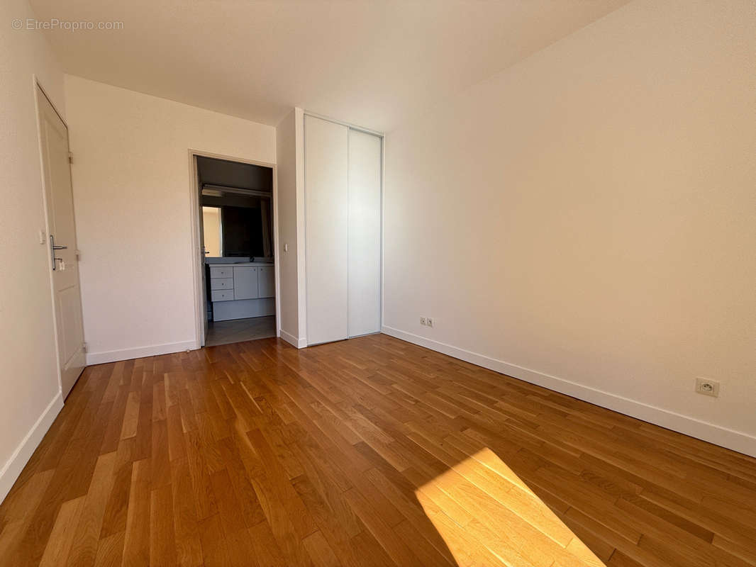 Appartement à SAINT-GENIS-LAVAL