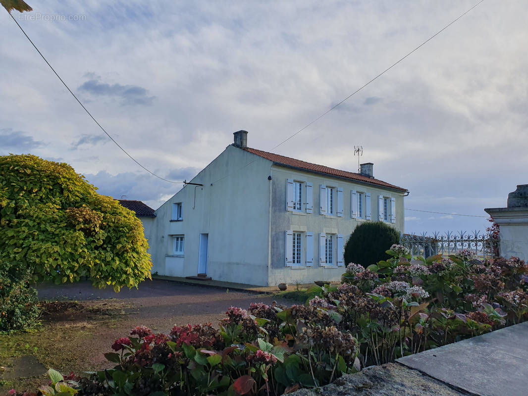 Maison à COIVERT