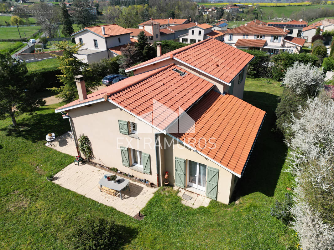 Maison à LENTILLY