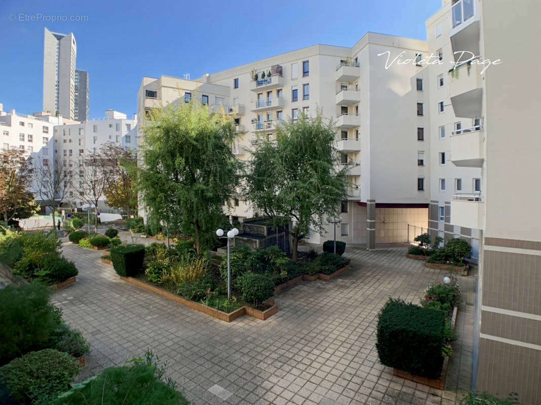 Appartement à COURBEVOIE