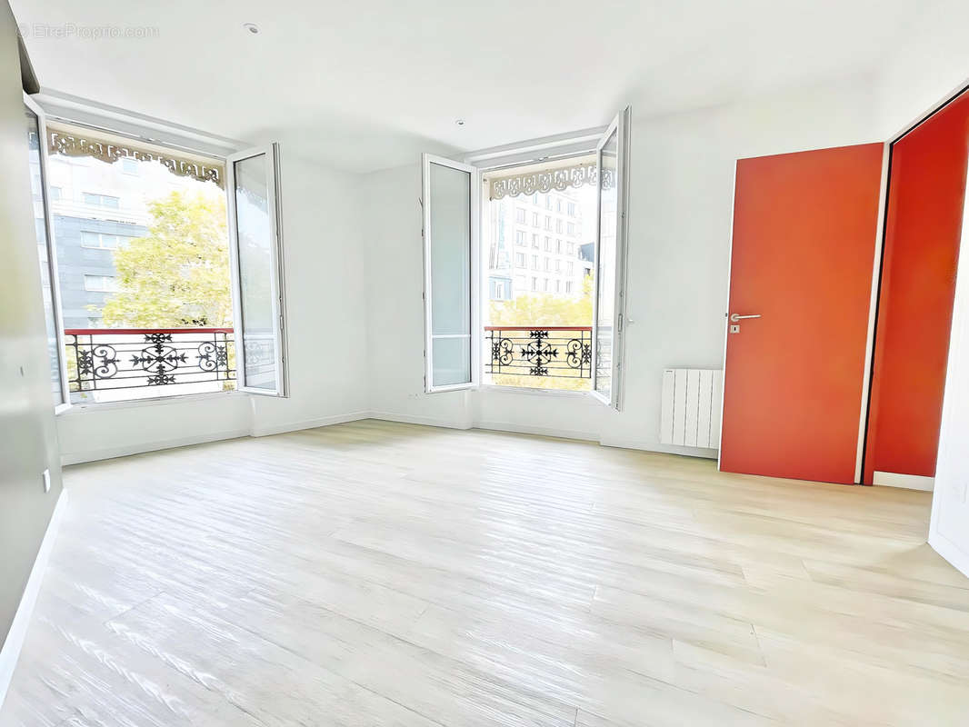 Appartement à PARIS-19E