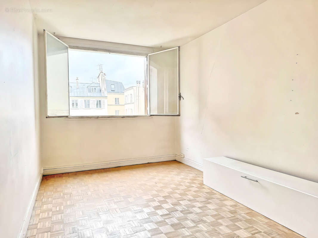 Appartement à PARIS-10E