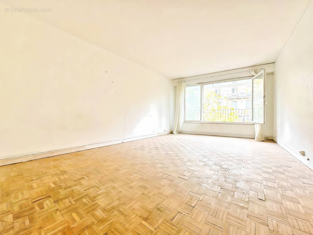 Appartement à PARIS-10E