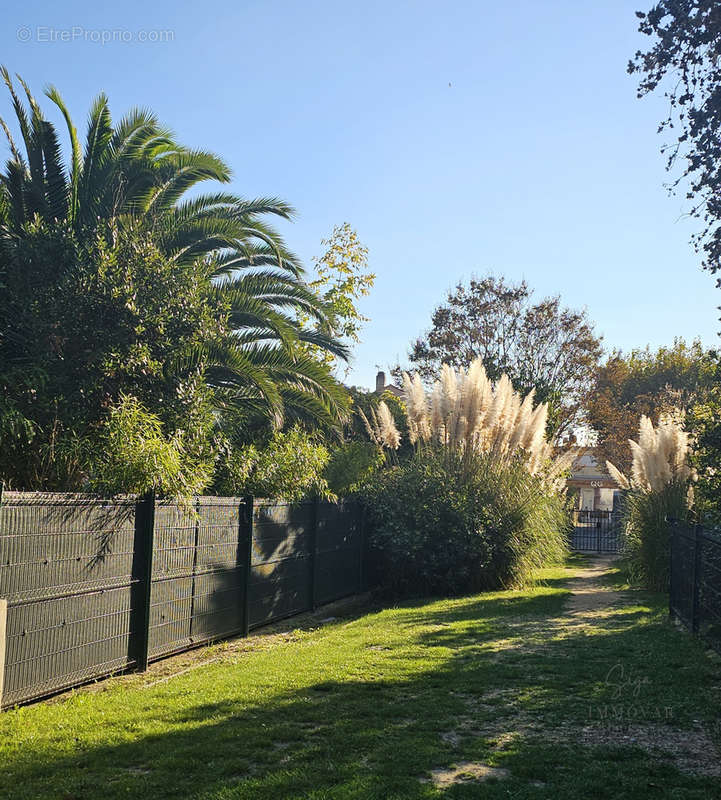 Appartement à SAINT-CYR-SUR-MER