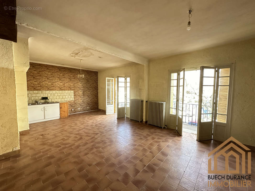 Appartement à LARAGNE-MONTEGLIN