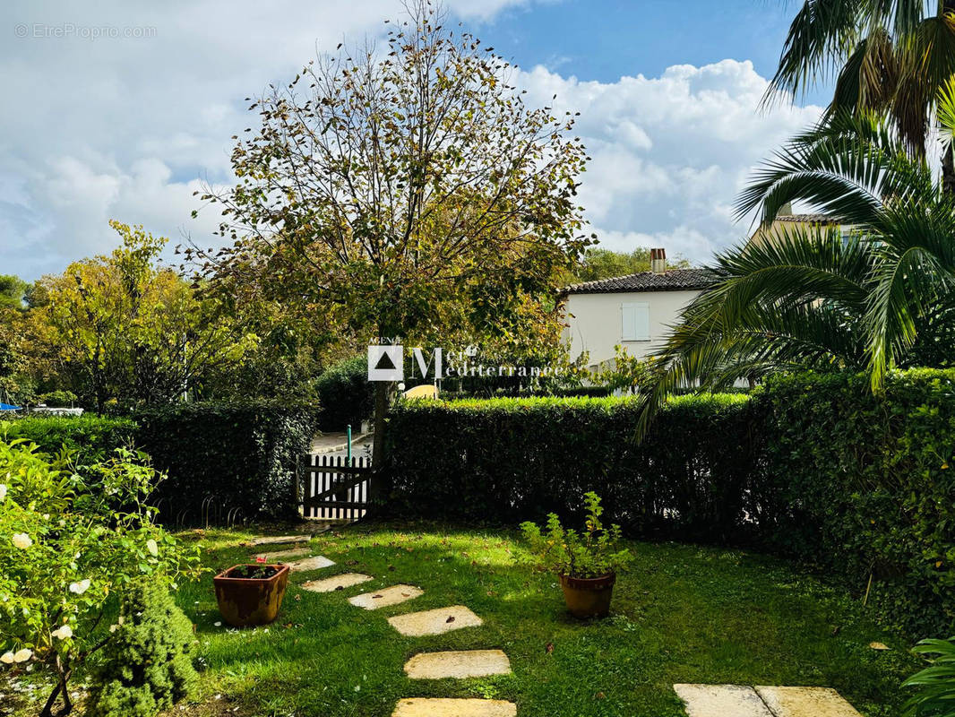 Appartement à COGOLIN