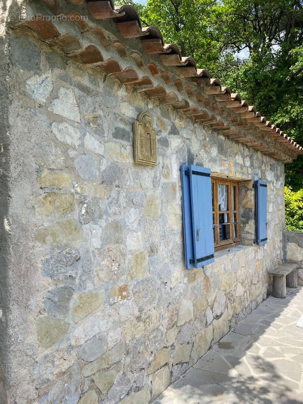 Maison à PEILLE