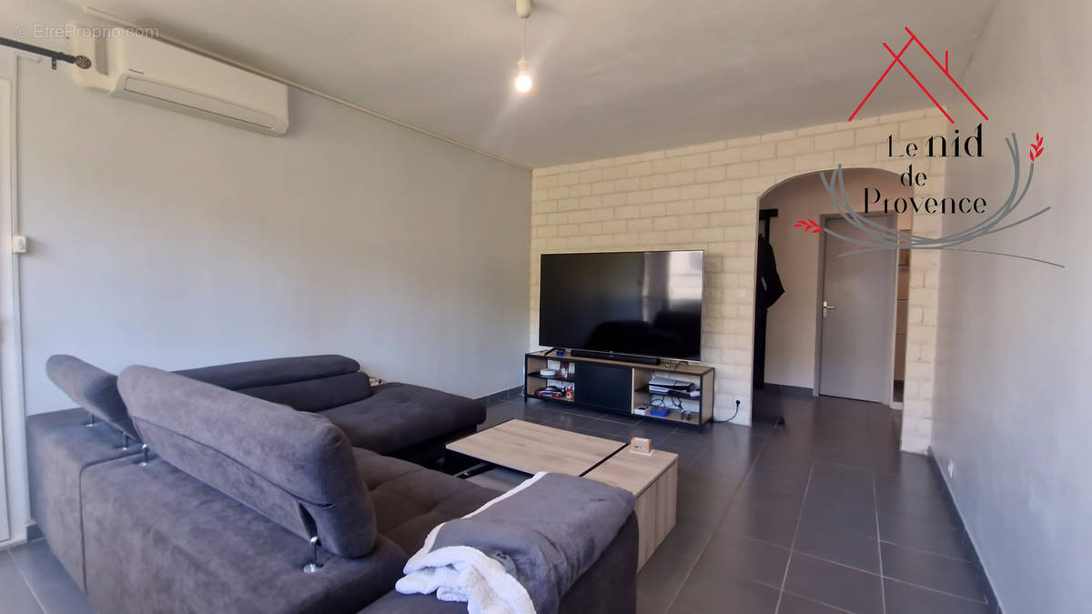 Appartement à VILLENEUVE-LES-AVIGNON