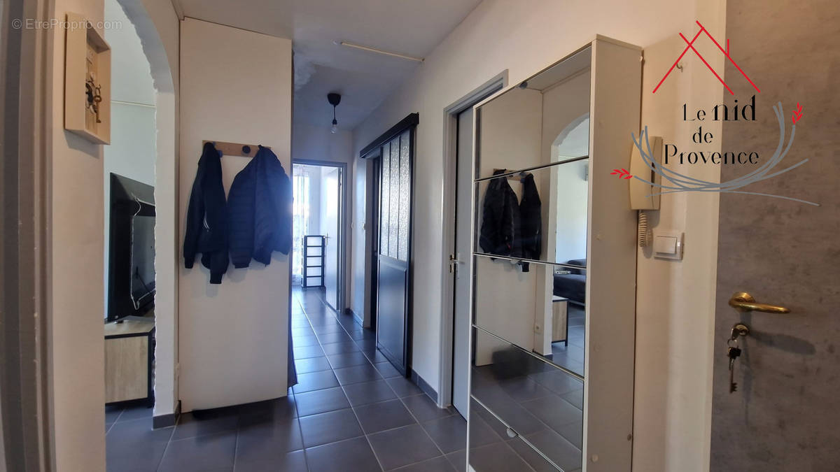 Appartement à VILLENEUVE-LES-AVIGNON