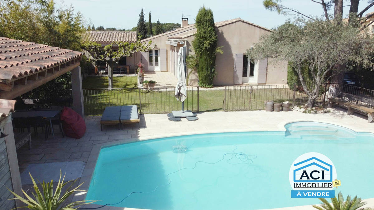 Maison à CHATEAUNEUF-DE-GADAGNE