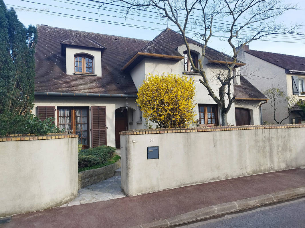 Maison à TREMBLAY-EN-FRANCE